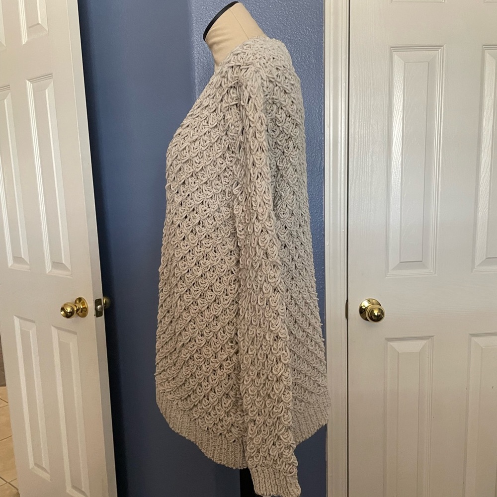 Woven Heart V-Neck Open Knit Sweater in Oatmeal - Picture 5 of 10